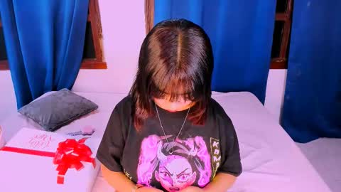 Nahomy online show from September 2025 07:23:01 AM