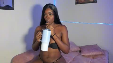 Snapshot of nahomy_smiiths chatting on March 2026 10:38:01 PM Nahomy online show from March 2026 10:38:01 PM