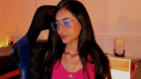 Nahomy  online show from January 2026 11:36:01 AM