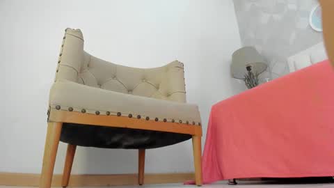 naia_cox online show from November 2025 03:49:02 AM