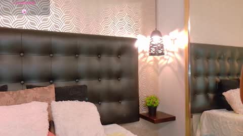 naiaramasson_ online show from February 2026 12:31:01 PM