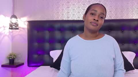 naiaramasson_ online show from June 2026 11:57:01 AM