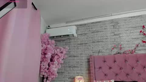 naiawhisper online show from March 2026 12:33:02 PM