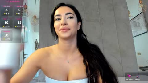 Snapshot of naila18 chatting on September 2025 06:56:02 AM Naila online show from September 2025 06:56:02 AM