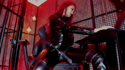 Naila online show from October 2025 01:37:01 PM