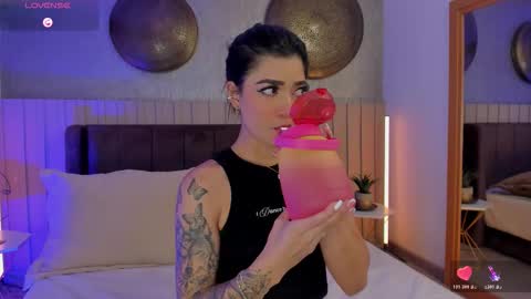 Naisha Ford online show from November 2025 04:55:01 AM