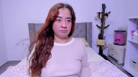 Natalia Flores online show from February 2026 09:00:01 PM