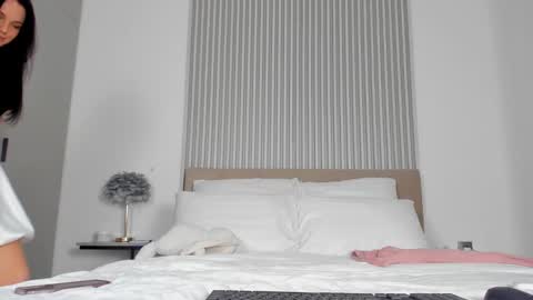 Snapshot of nakedjewel chatting on March 2025 01:06:01 AM nakedjewel online show from March 2025 01:06:01 AM