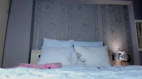 Snapshot of nakedjewel chatting on September 2025 07:14:02 PM nakedjewel online show from September 2025 07:14:02 PM