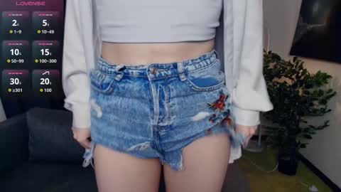 Kate online show from December 2025 01:05:02 PM