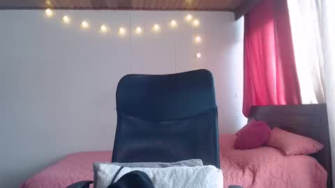 Snapshot of nala_foster chatting on December 2024 07:52:02 PM Nala online show from December 2024 07:52:02 PM