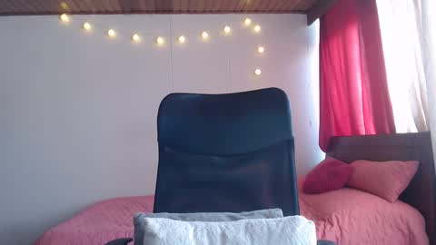 Snapshot of nala_foster chatting on December 2024 03:31:02 PM Nala online show from December 2024 03:31:02 PM