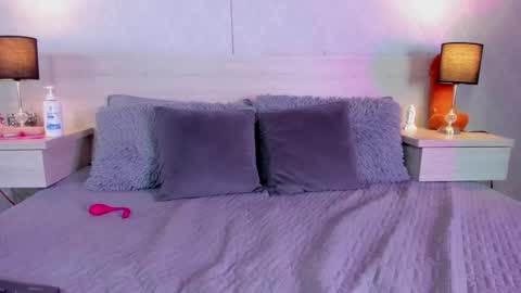 nalamittens online show from February 2025 11:32:02 PM