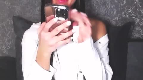 Lady online show from March 2026 06:47:02 PM