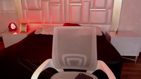 ----Namea------ online show from October 2025 07:47:02 PM