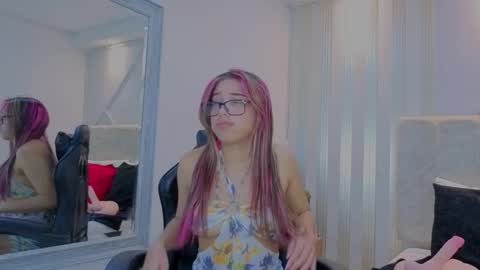 nami_sweet_ online show from October 2025 10:47:02 AM