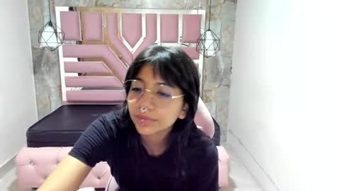 nami_usagi online show from December 2024 11:01:01 AM