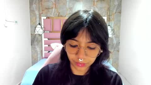 nami_usagi online show from December 2024 11:22:01 AM