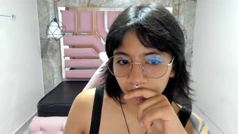 nami_usagi online show from December 2024 10:56:01 AM