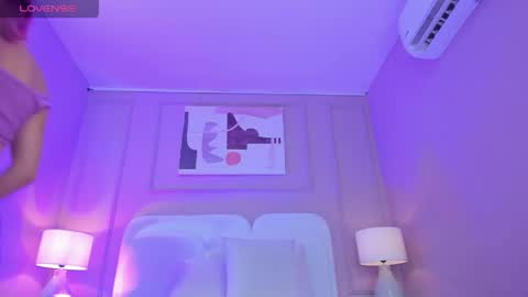 Namii Dexter  online show from April 2026 05:50:01 PM