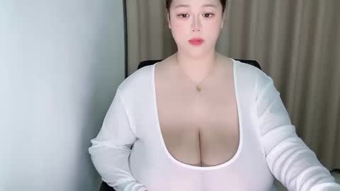 Snapshot of nanabigbobo chatting on May 2026 09:37:01 AM nanabigbobo online show from May 2026 09:37:01 AM