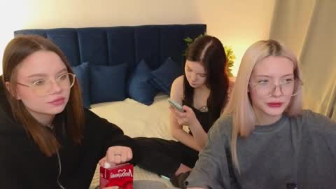 Maeve online show from February 2025 02:38:02 PM