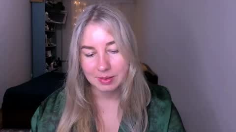 Nancy online show from April 2026 08:01:02 PM