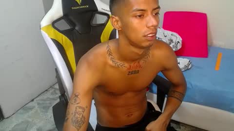 nando_col online show from November 2025 12:39:02 PM