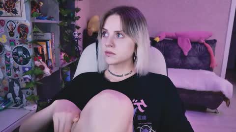 Snapshot of nanitamoore chatting on May 2026 07:45:02 PM Monday-Friday 12-4 AM and 6-9 AM New York time online show from May 2026 07:45:02 PM