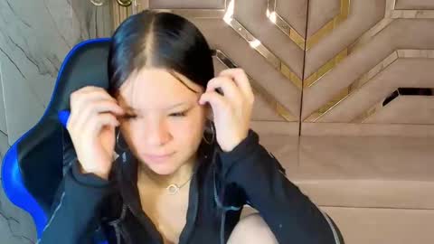 Snapshot of nanncy_r_ chatting on September 2025 12:50:02 PM Nancy online show from September 2025 12:50:02 PM