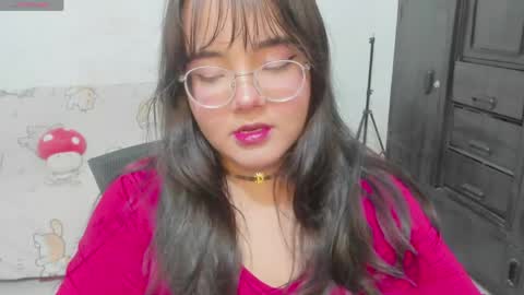 Snapshot of naoko_uwu chatting on June 2026 01:39:01 AM Naoko online show from June 2026 01:39:01 AM