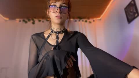 Snapshot of naomi_gyal chatting on June 2026 12:32:02 AM Naomi online show from June 2026 12:32:02 AM