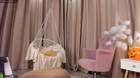 Naomi online show from October 2025 01:07:02 AM