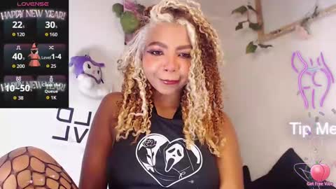 Snapshot of naomi_rider77 chatting on October 2025 09:19:02 AM mara Jos online show from October 2025 09:19:02 AM