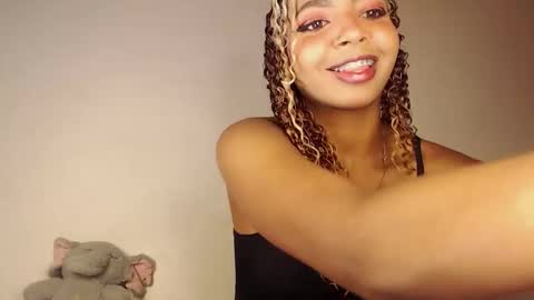 Snapshot of naomi_rider77 chatting on November 2025 09:44:02 AM mara Jos online show from November 2025 09:44:02 AM