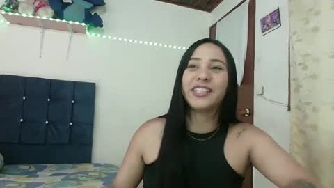 Snapshot of naomi_sweet420 chatting on January 2025 09:01:01 PM Mia online show from January 2025 09:01:01 PM
