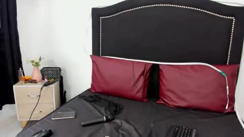 naomidirty_ online show from March 2026 01:50:01 PM