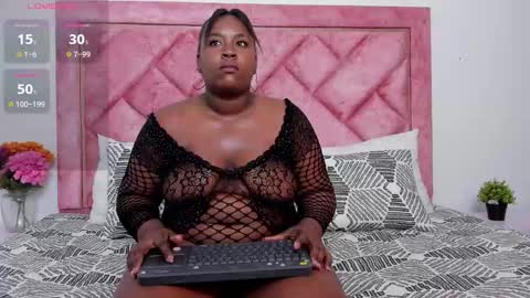 naomigrace_ online show from October 2025 11:29:02 AM