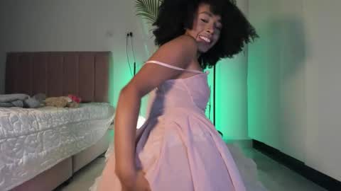 Snapshot of naomii1020 chatting on October 2025 01:36:02 AM Naomii online show from October 2025 01:36:02 AM