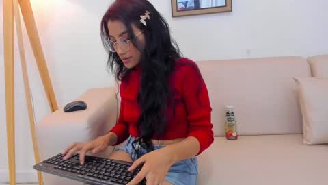 Snapshot of naomiiii__ chatting on December 2024 11:53:02 PM naomiiii online show from December 2024 11:53:02 PM