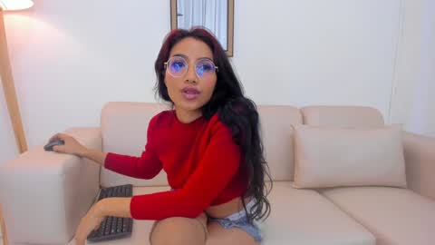 Snapshot of naomiiii__ chatting on December 2024 02:54:01 AM naomiiii online show from December 2024 02:54:01 AM