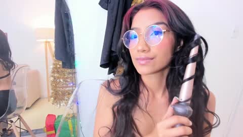 Snapshot of naomiiii__ chatting on December 2024 06:50:02 PM naomiiii online show from December 2024 06:50:02 PM