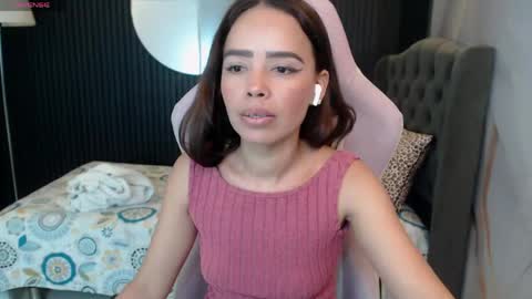 Snapshot of naomis_36 chatting on May 2026 02:22:02 PM Naomis online show from May 2026 02:22:02 PM