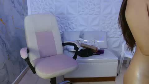 Snapshot of naomis_36 chatting on May 2026 04:15:02 PM Naomis online show from May 2026 04:15:02 PM