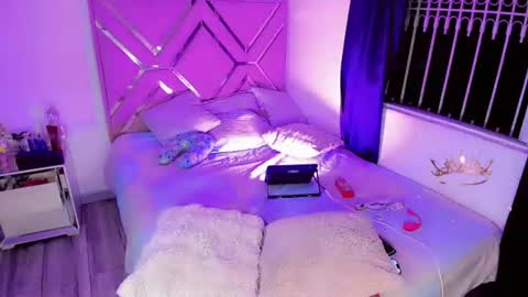 Snapshot of naomisaenz01 chatting on July 2026 08:06:01 AM naomisaenz01 online show from July 2026 08:06:01 AM