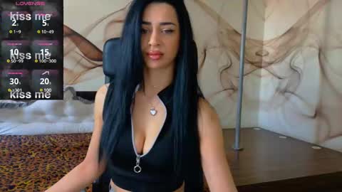 Snapshot of naomiscarlett chatting on March 2025 08:04:02 AM NaomiScarlett online show from March 2025 08:04:02 AM