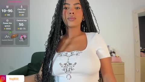 Snapshot of naomixjones1 chatting on October 2025 03:02:02 AM Naomi online show from October 2025 03:02:02 AM