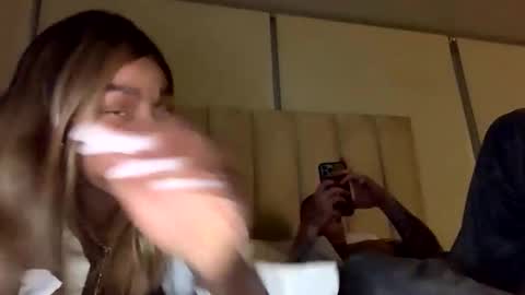 naomiysuvikingo online show from April 2026 10:40:02 PM