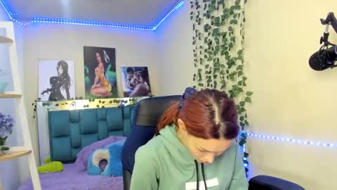 naomy online show from December 2024 07:14:02 PM