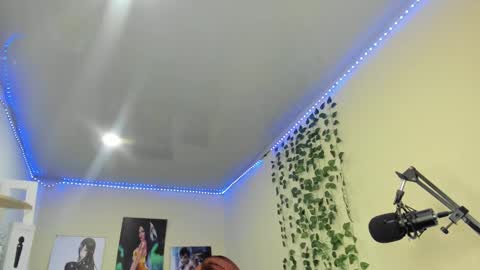 naomy online show from December 2024 01:48:02 AM